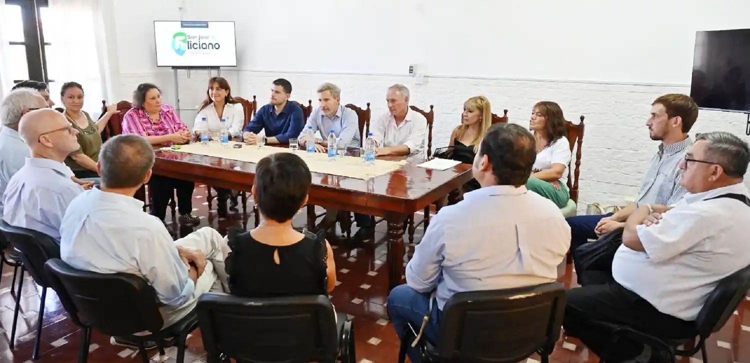 La provincia y 15 localidades firmaron un convenio para reparar las rutas provinciales 1 y 2