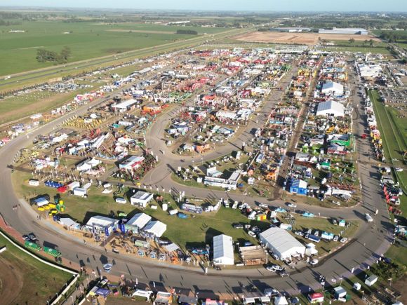 Comienza Expoagro y el Municipio aspira a “hacer contacto" con empresas para "el Parque Agroindustrial”
