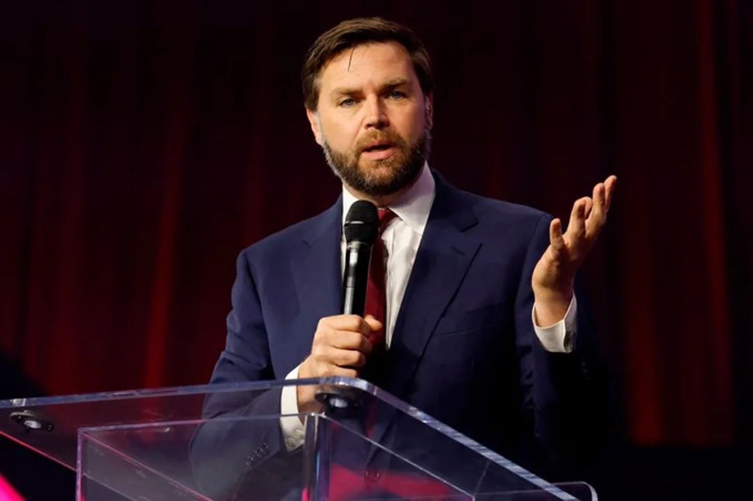 El senador republicano J.D. Vance.