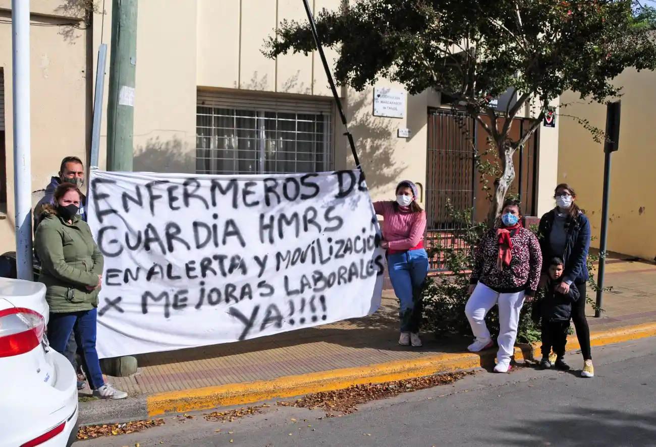 Enfermeros del Hospital reclaman menor carga horaria por la criticidad de tareas 