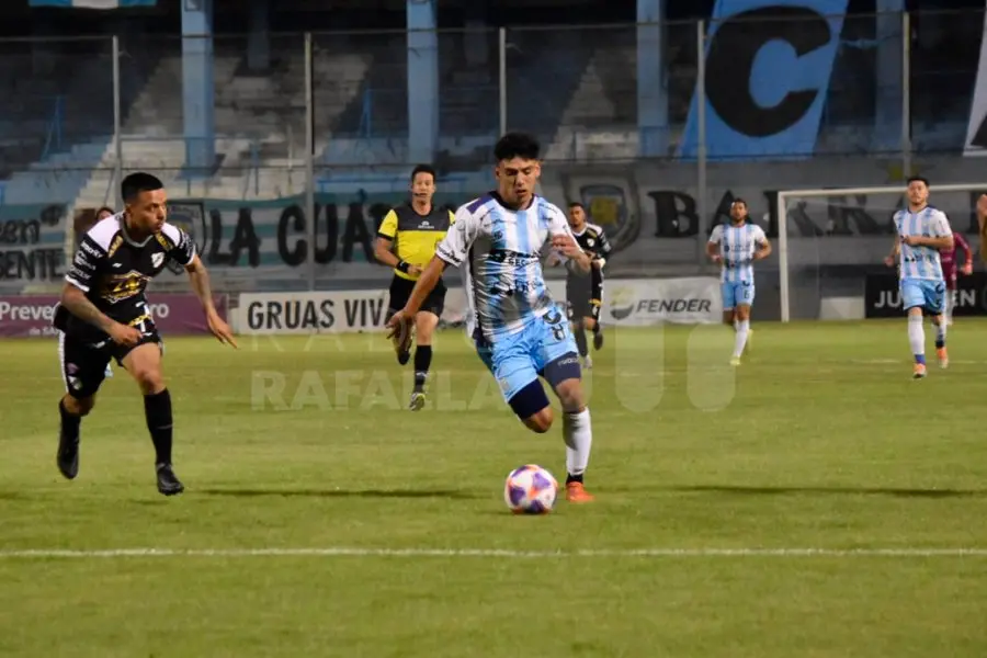 Una goleada que da respiro a "La Crema"
