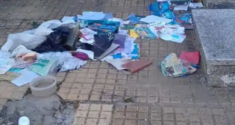 Basura en el cementerio