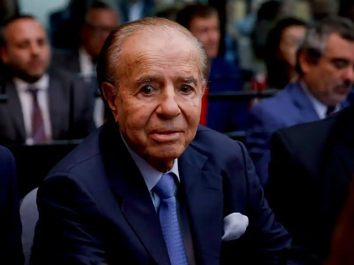  Carlos Menem sufrió una complicación y está en coma inducido