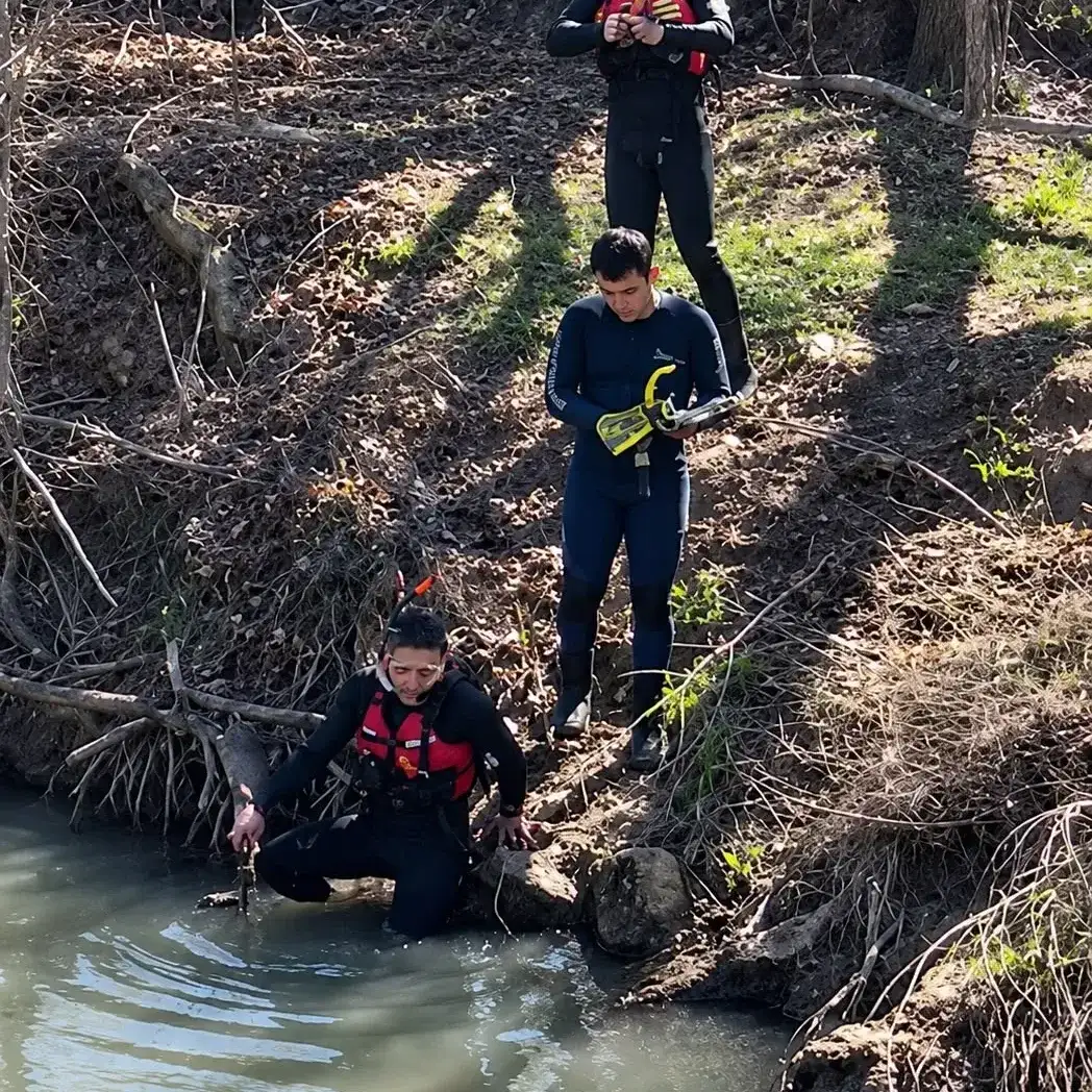Tragedia en Río Negro: encontraron muerto al nene que era buscado tras caer a un canal