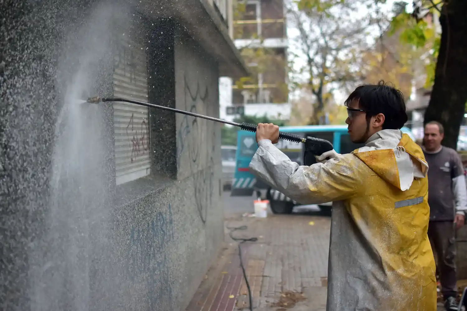El municipio y los vecinos pondrán en valor fachadas vandalizadas