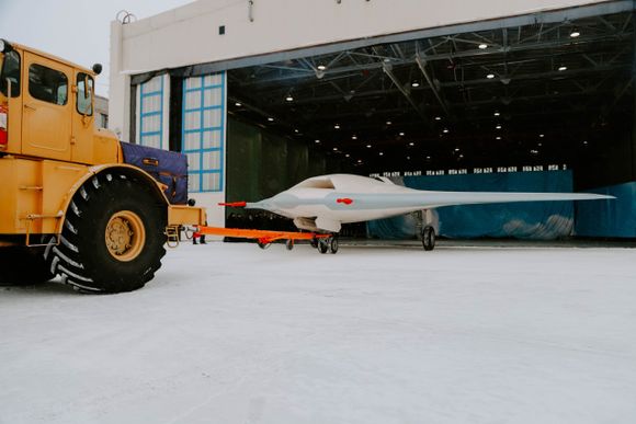 Voló el segundo prototipo del dron ruso S-70 «Okhotnik»