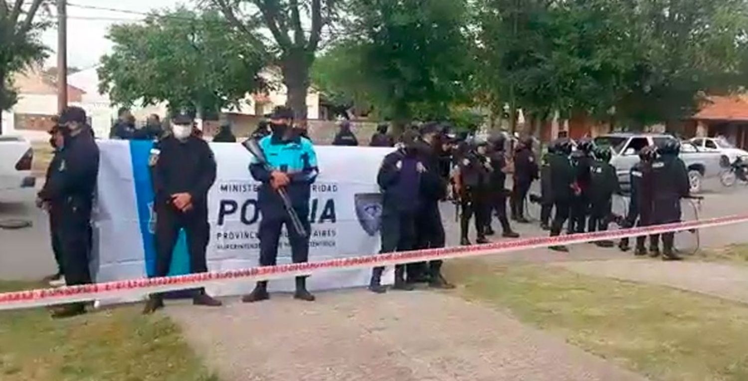 Durante un control policial, un agente mató a un chico de 16 años