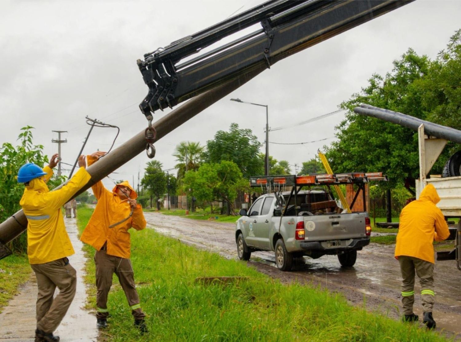 Refsa trabaja en restablecer el servicio de energía en las zonas afectadas por la tormenta