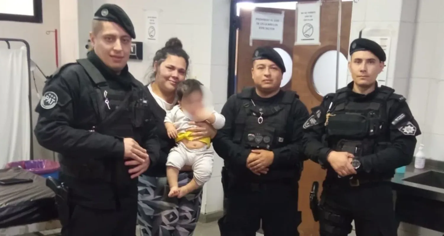 Villa Gobernador Gálvez: tres policías le salvaron la vida a un bebé