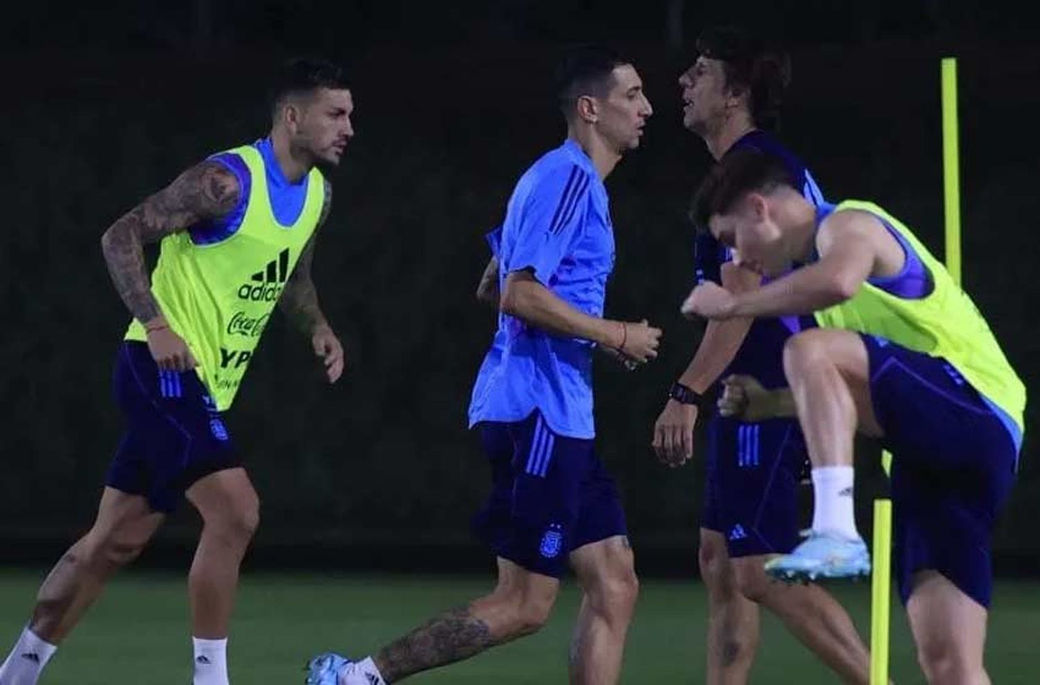 La Selección Argentina entrenó en Doha y Di María estuvo un rato a la par del grupo de cara al choque con Países Bajos