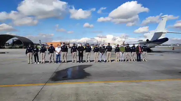 Extradiciones masivas en Colombia: la «Negra», hermana de «Otoniel», y 5 narcos más (+ video y fotos)