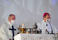 Se celebró la misa de la Inmaculada Concepción  de la Virgen en el Autocine 