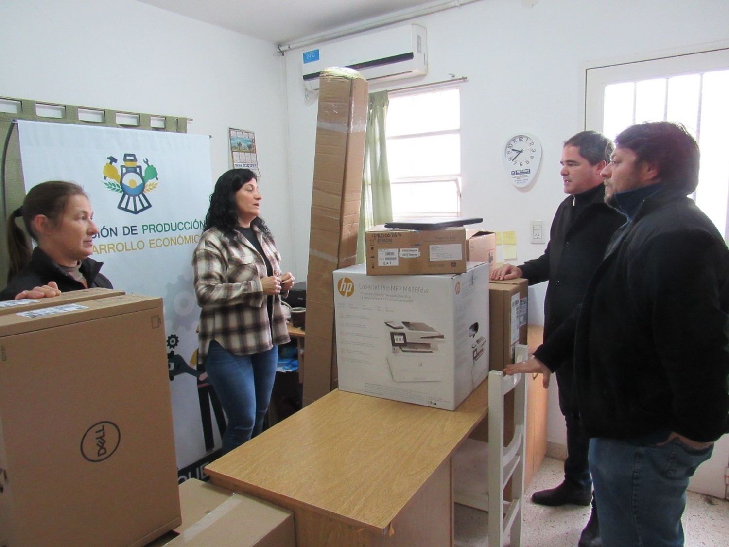 La Municipalidad de Larroque recibió equipamiento informático