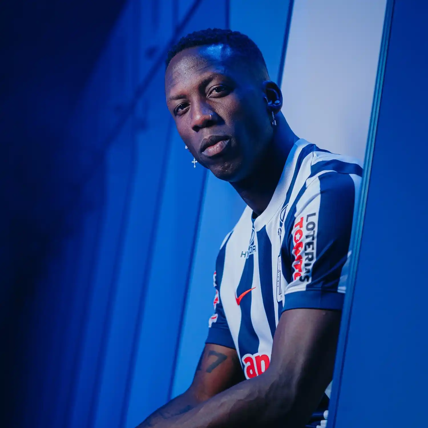 Advíncula inicia una nueva etapa en su país.