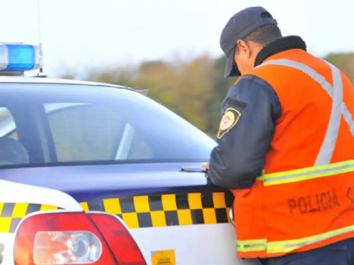 Brinkmann: detienen a dos jóvenes con un arma de fuego