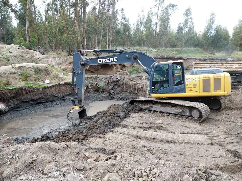 Construyen puente en el arroyo Los Huesos de Lobería