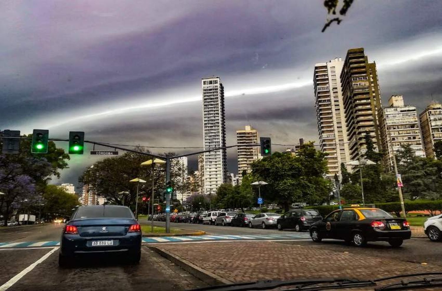 Domingo de alerta amarillo por intensas tormentas en Rosario y la región