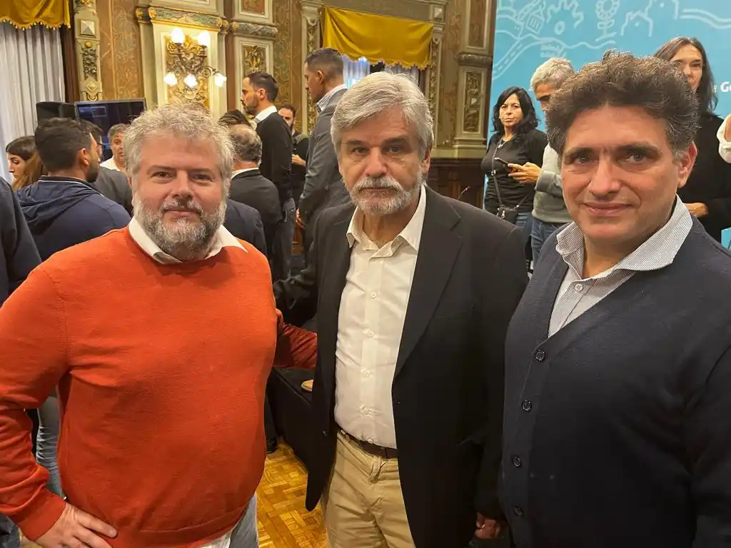 Unicen presente en encuentro de apoyo a las políticas científicas
