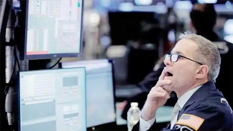 Economistas esperan que el dólar abra al alza en la primera rueda después del balotaje