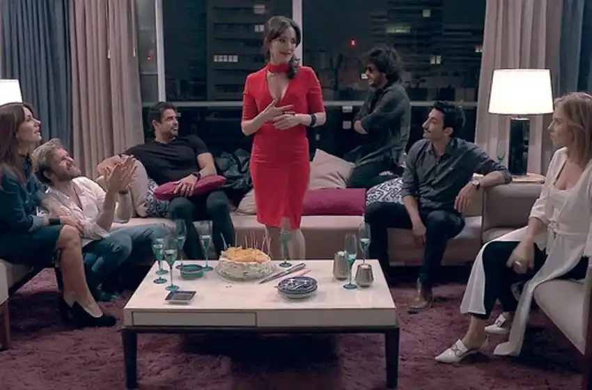 El sexy e inesperado desnudo de Jorgelina Aruzzi, la más ocurrente de 100 días para enamorarse