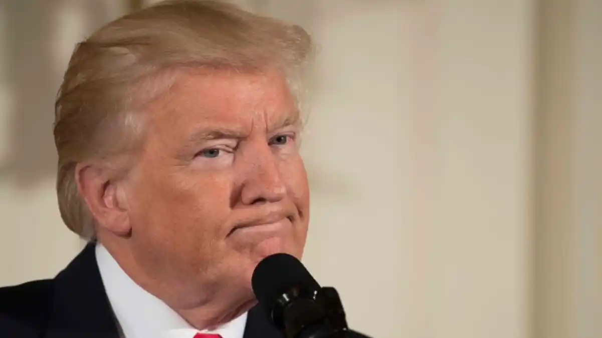 ¡LO REBOTARON! Juez federal bloquea orden de Trump de acabar con la ciudadanía por nacimiento