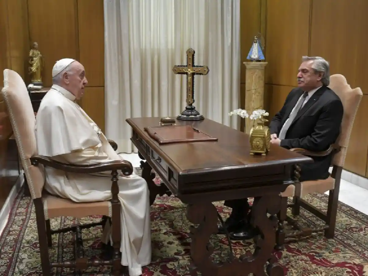 El Papa envía una carta a Fernández y pide por los "débiles y descartados"