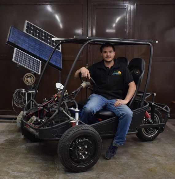 Ingenieros de Unicen crearon un auto eléctrico recargable con energía solar