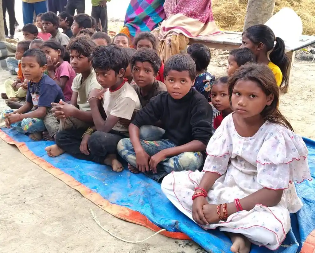 Esas miradas inolvidables de los niños de Nepal.-