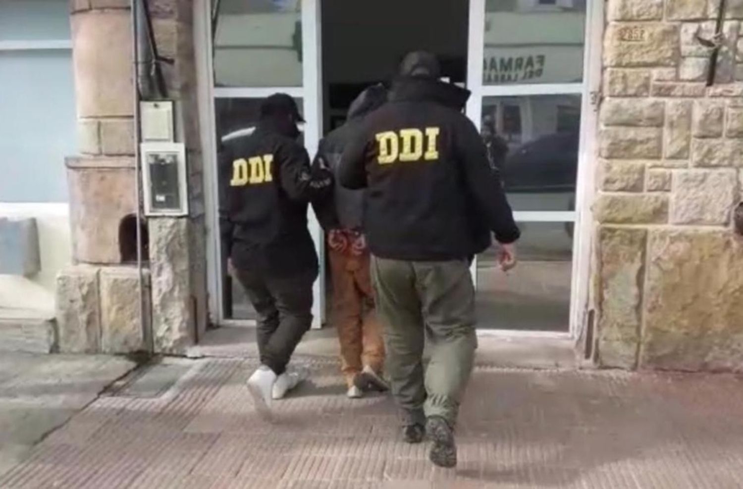 Fue detenido por un violento robo en la casa en el barrio Los Pinares