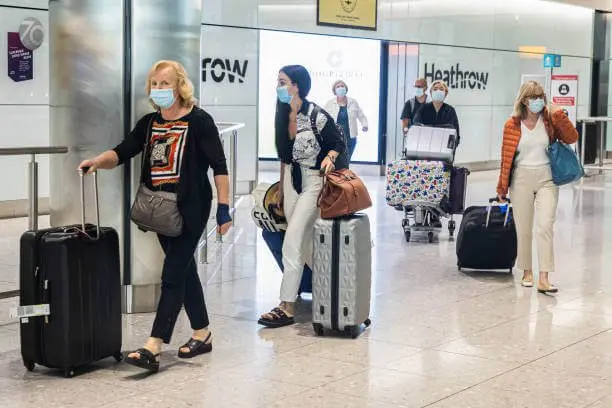 ¿Cómo será la admisión de extranjeros vacunados que planea EE.UU.?