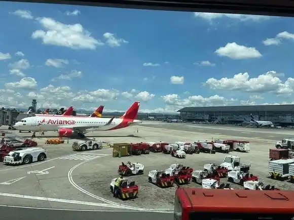 Restricción del espacio aéreo en Venezuela afectan a más de 1.500 pasajeros en Colombia (+Detalles)