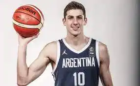 Leandro Bolmaro se acerca a la NBA