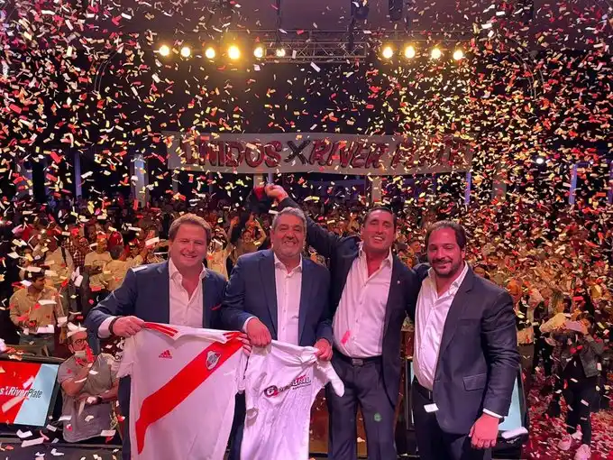 El diputado PRO, Alex Campbell, se contagió del Frente de Todos y celebró la derrota en las elecciones de River