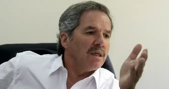 Para Solá, Scioli "fue más honesto que Macri en el debate"
