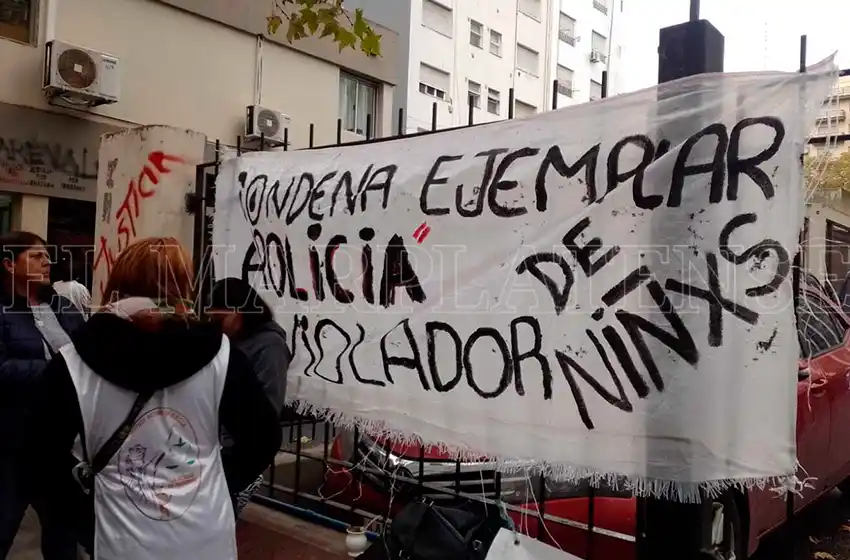 Juicio contra el expolicía acusado de violar a su hija: "Se habló de una condena de 22 años"