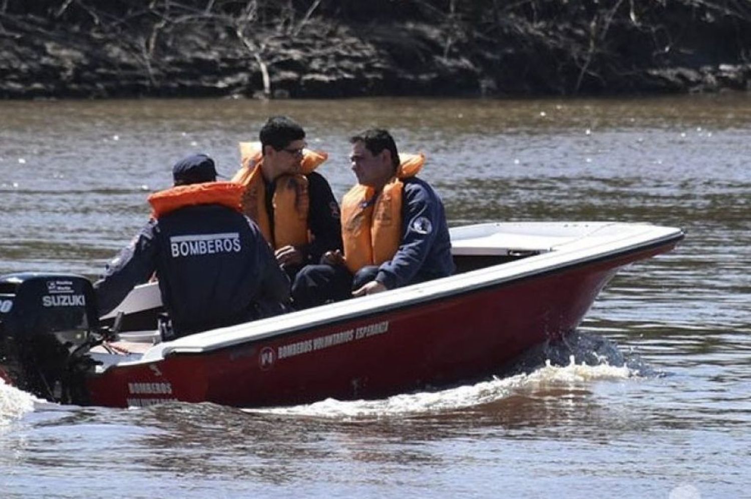 Buscan a un hombre que cayó a las aguas del río Cululú