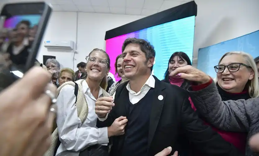 Kicillof inauguró un gasoducto y volvió a cuestionar a Milei