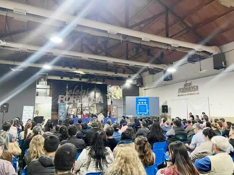 Gran convocatoria en el seminario gratuito
Emprendemos organizado por la ADE