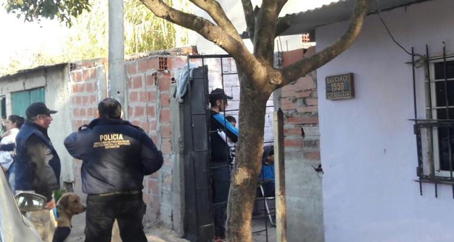 Hermano Indio: Secuestran drogas, armas y hay detenidos