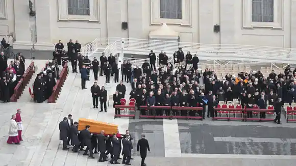 ASÍ FUE EL MONUMENTAL sepelio del papa emérito Benedicto XVI (+Fotos)