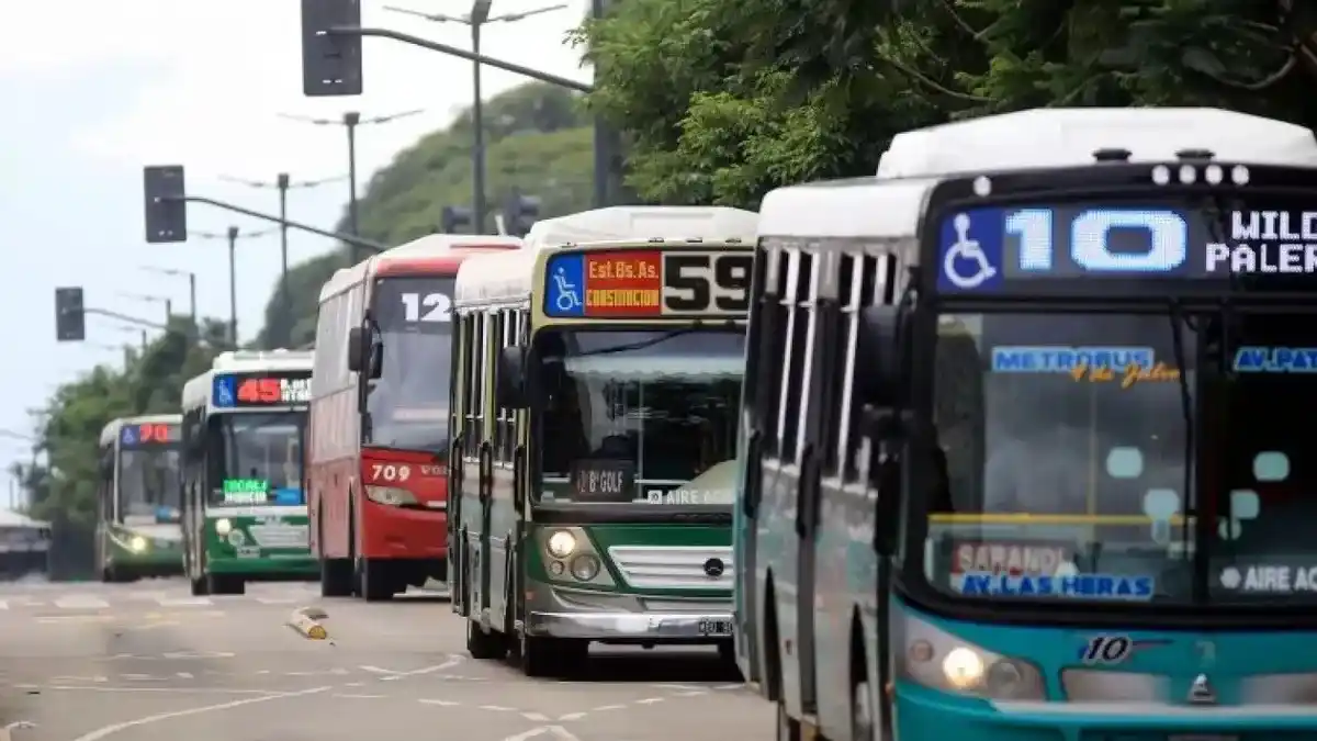 El Gobierno dictó la conciliación obligatoria y desactivó el paro de colectivos convocado por la UTA en todo el país.