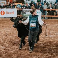 Una tandilense de 21 años fue la única mujer en salir a la pista en la Expo Angus de Palermo
