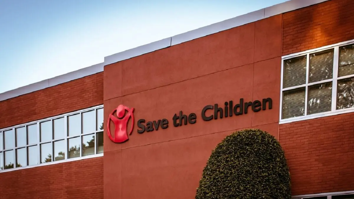 POR PRESUNTO TRÁFICO de niños migrantes: allanan sede de Save the Children en Guatemala