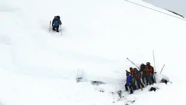 Rusia: por un alud en las montañas mueren seis turistas