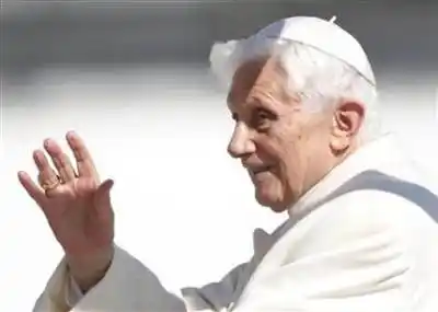  Benedicto XVI finaliza Papado y promete obediencia a su sucesor