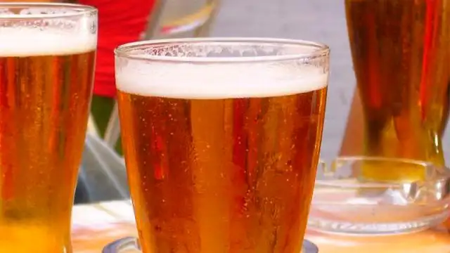 Estudio revela que tomar una cerveza después del trabajo alarga la vida