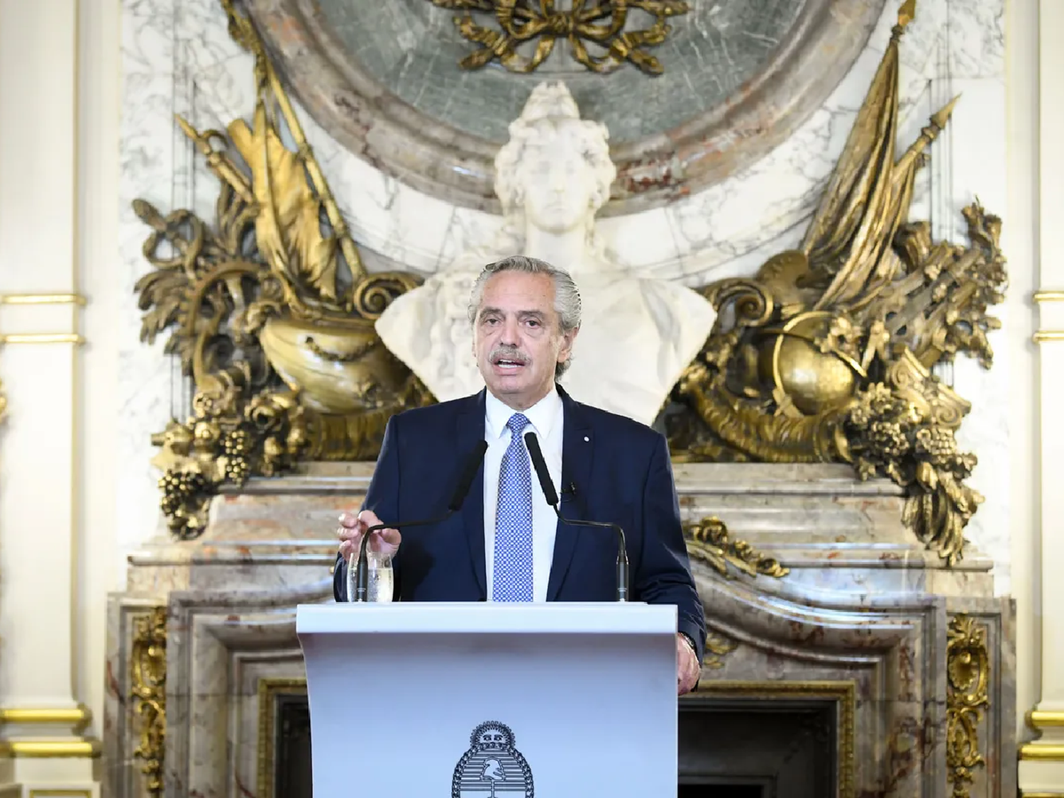 Fernández pidió investigar a jueces, fiscales y ex funcionarios