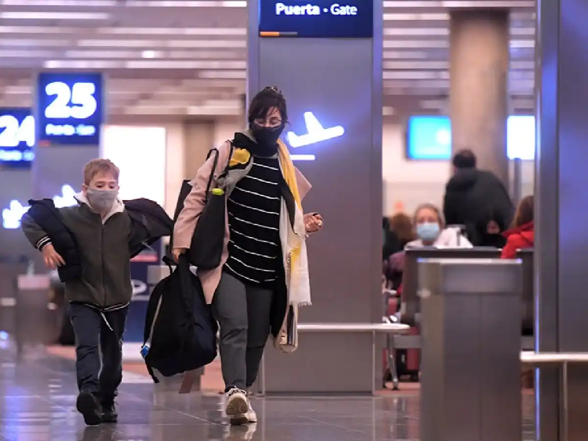 Habilitan aeropuertos y terminales para el ingreso de turistas de países limítrofes