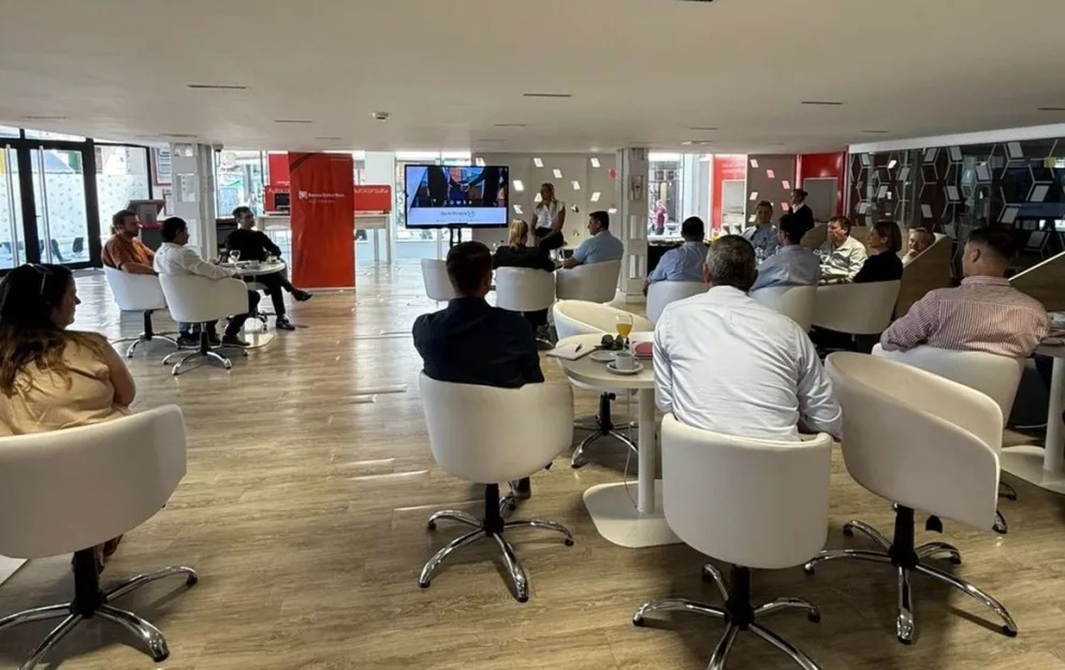 Banco Entre Ríos analizó el comercio exterior y las normativas cambiarias con empresas de la región