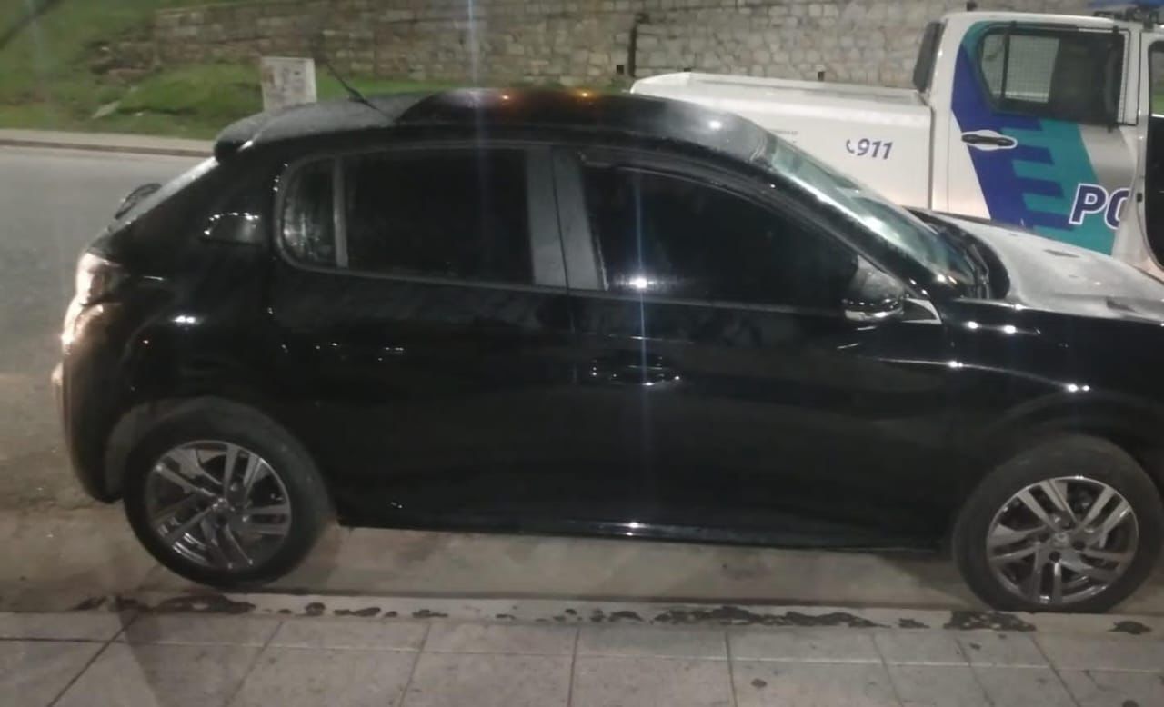 El auto no tenía dañada ninguna de sus aberturas